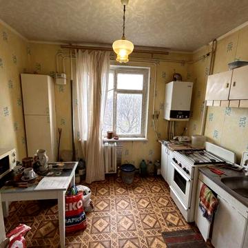 Продається 2-х кімнатна квартира в центрі м. Фастів