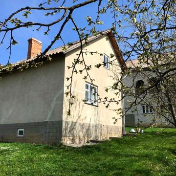 Продається два будинки у м.Стебник за ціною одного (4 км до Трускавця)