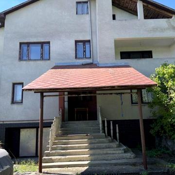 Продаж будинка в Іршаві