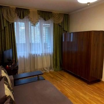 Вадима Гетьмана 46,Караваеві дачі, 2/16 пов, 54/30/8,5, гарна квартира