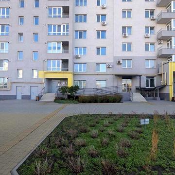 Продається двокімнатна квартира на вул. Академіка Янгеля