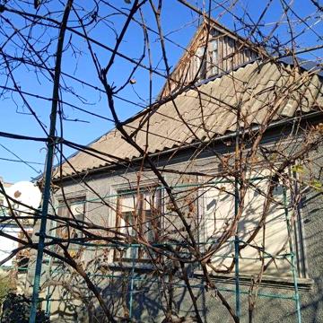 Продається дім із землею