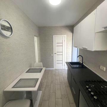 Продам частину будинку в центрі міста. Вул. Банкова
