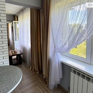 Продаж 3к Квартира вул. Слівенська