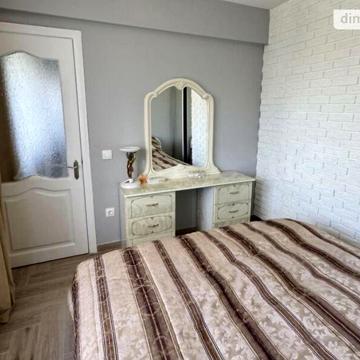 Продаж 3к Квартира вул. Слівенська