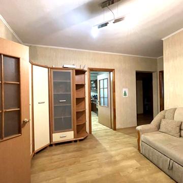 Простора квартира на вул. Драгоманова, 1Г