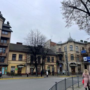 Василіянок вул., 3