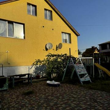 Окремостоячий будинок. Царське озеро! 6 соток.