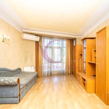 Продається, 2-к. 72 м², Мельника 2а