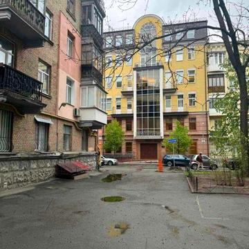 Продаж 2х квартири Панаса Мирного ! Світло не відключають ! Газ