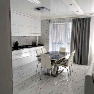 Продам квартиру 81 кв.м. біля моря