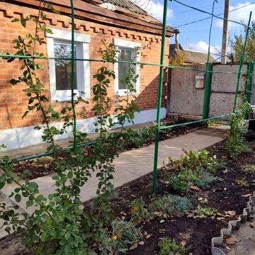 Продам дом в Краснограде со всеми удобствами.
