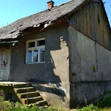Продам земельну ділянку з будинком