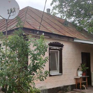 Продам будинок Білецьківка Дві великі кімнати,кухня,коридор.