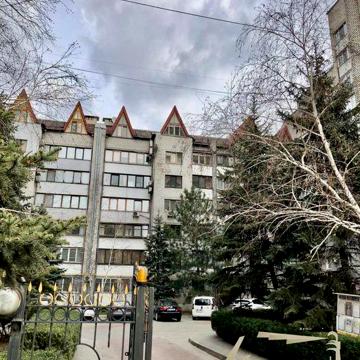 Дворівнева 5-кімнатна квартира у Олександрівському районі