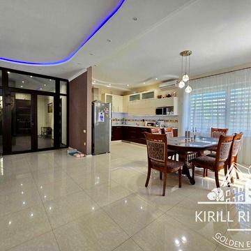 Продается уютный дом с ремонтом и гаражом (Подгородное)