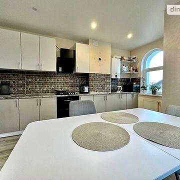 Продаж 3к Дім Шкільна вулиця