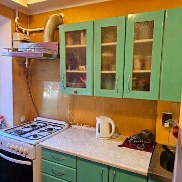 Продам 2 кімнатну квартиру на Проспекті Лесі Курбаса 5