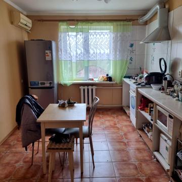 Янтарна вул., 79
