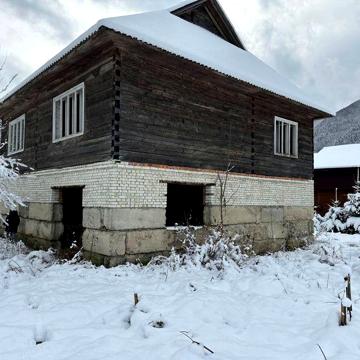 Продається будинок в Карпатах