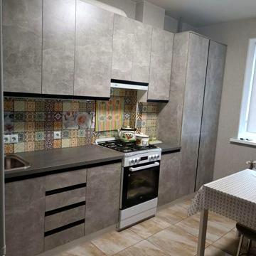 Продаж квартири під ключ в новому будинку .