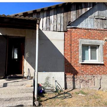 Продам Будинок з ділянкою Зміїв 1хв до зупинки громадського транспорту