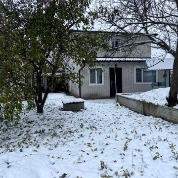 Продам два будинки на одній ділянці . Хотів .