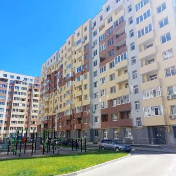Угорська вул., 14