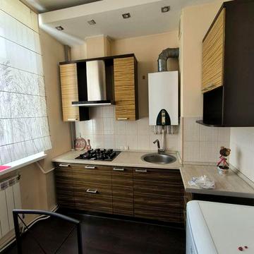 Продам 2-х. к.кв.район 11 школи.