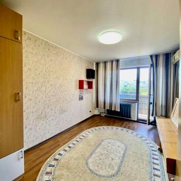 Продам 3-х кімнатну квартиру з гаражем  на 8 гор.больнице
