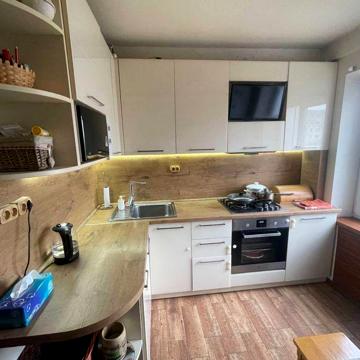 Продаж 3-к квартири , по вул. Дніпровська набережна, буд. 11-А