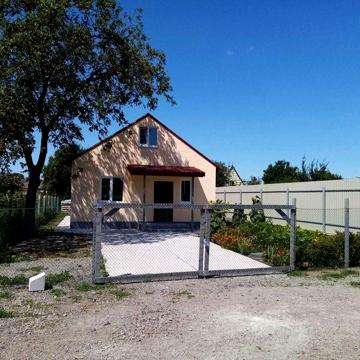 Продам новий будинок в центральній частині міста, власник.