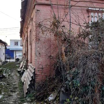 Продається частина будинку біля Центрального ринку