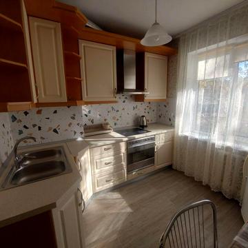 Сдам 2ком Вильямса 75/ Сильпо. 5этаж. Можно с питомцем