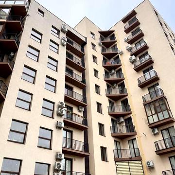 Велика 3к. квартира у зданому будинку/ЦЕНТР