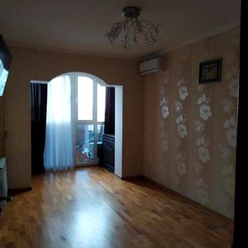 Продається 3 х кімнатна квартира вуля Київська