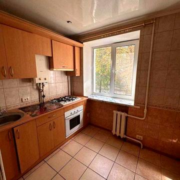 Продаж 2-кімнатної квартири вул. М.Сумцова. ЦЕГЛА. 2/5 поверх. 50 м²