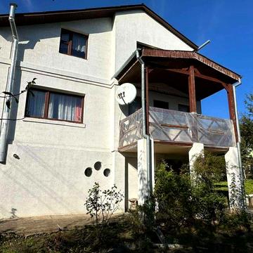 Продаж 2 поверхового будинку з опаленням і ділянкою