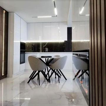 Продаж 3к квартири 95 кв. м на пл. Героїв Євромайдану