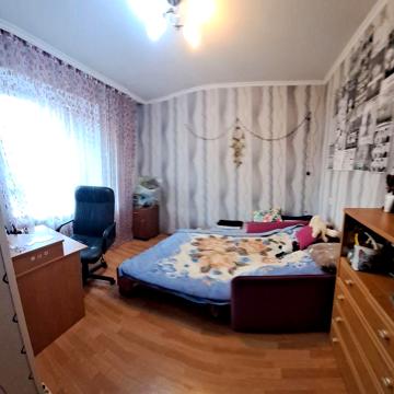 Продаю 4 комнатную "чешку", Корабельный район, Водолей