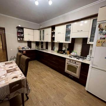 Продаж 2к квартири на Тяжилові