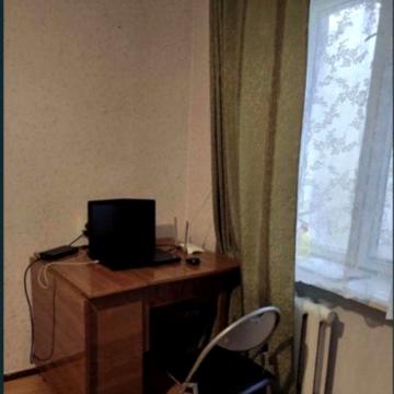 1-кімн. кв-ра 2-й поверх із 5-ти, Острів вул. Патона. Остров, Хазяїн