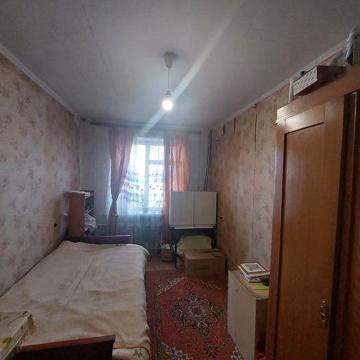 Продам трикімнатну квартиру на пр.Відродження