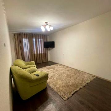 Продам 2х комнатная Салтовка Амосова23