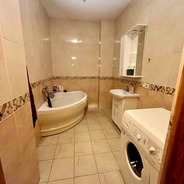 Продаж 2 - кімнатної Кваритири ЖК Лермонтова 28