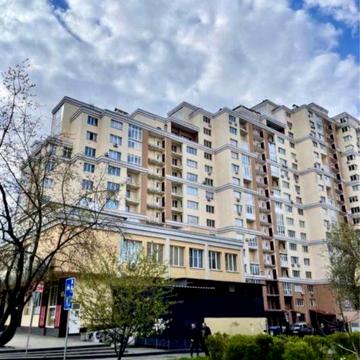Продаю 3-кімнатну квартиру в центрі Вишневого