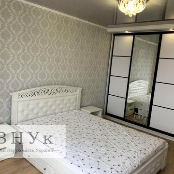 Андрія Сахарова вул., 10