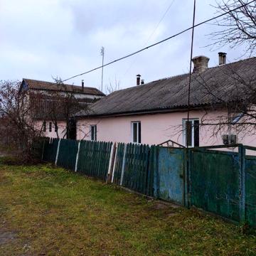 Продам будинок 123м2, 6 кімнат, 2 кухні, індивідуальне опалення.