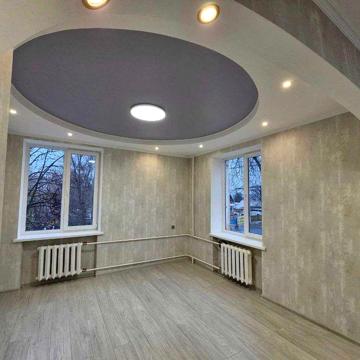 Продается просторная сталинка, после ремонта, пр. Почтовый