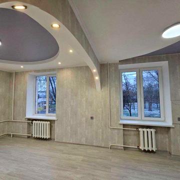 Продается просторная сталинка, после ремонта, пр. Почтовый